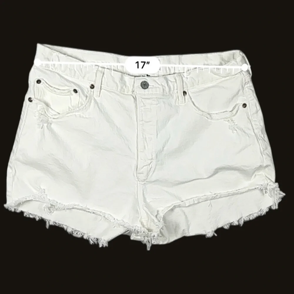 Abercrombie & Fitch Curve Love White Denim Mom Shorts High Rise Distressed